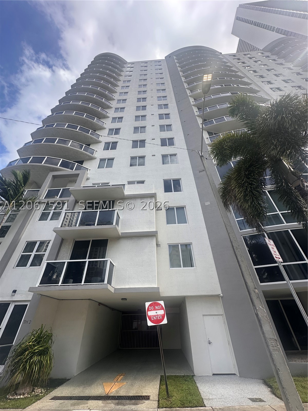 601 NE 23rd St #1605, Miami FL 33137