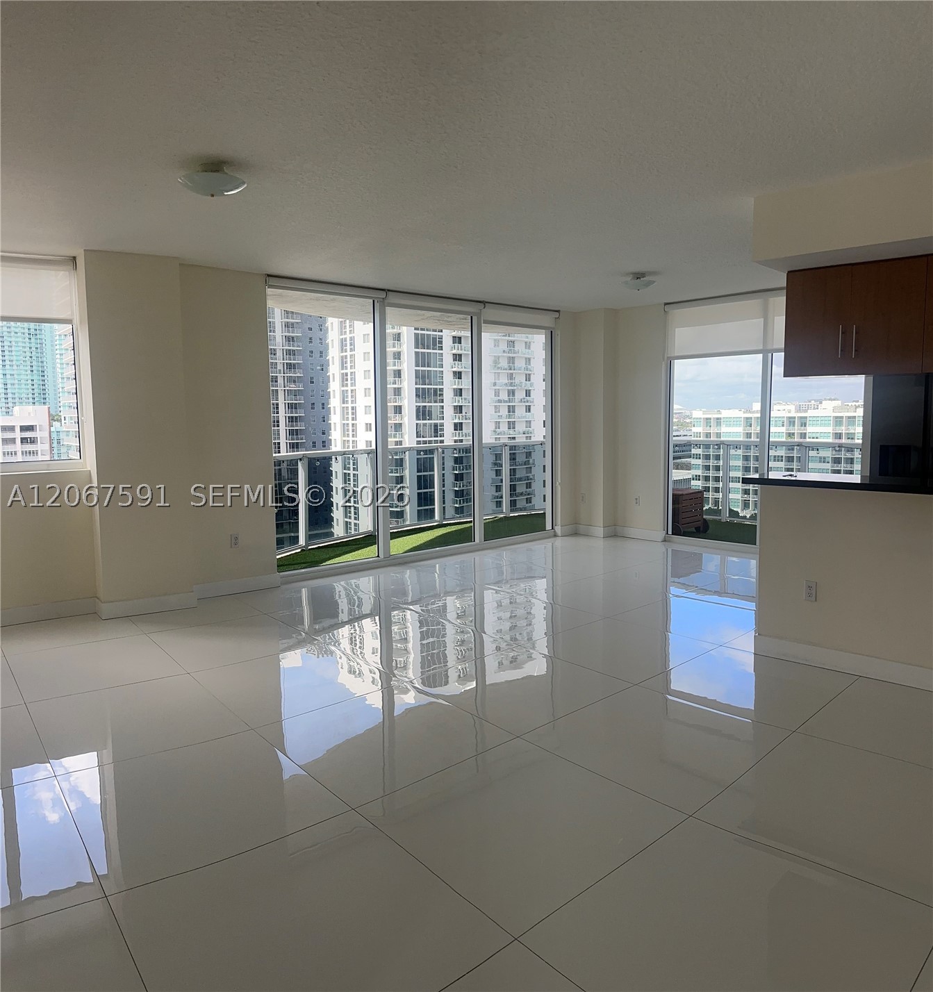 601 NE 23rd St #1605, Miami FL 33137