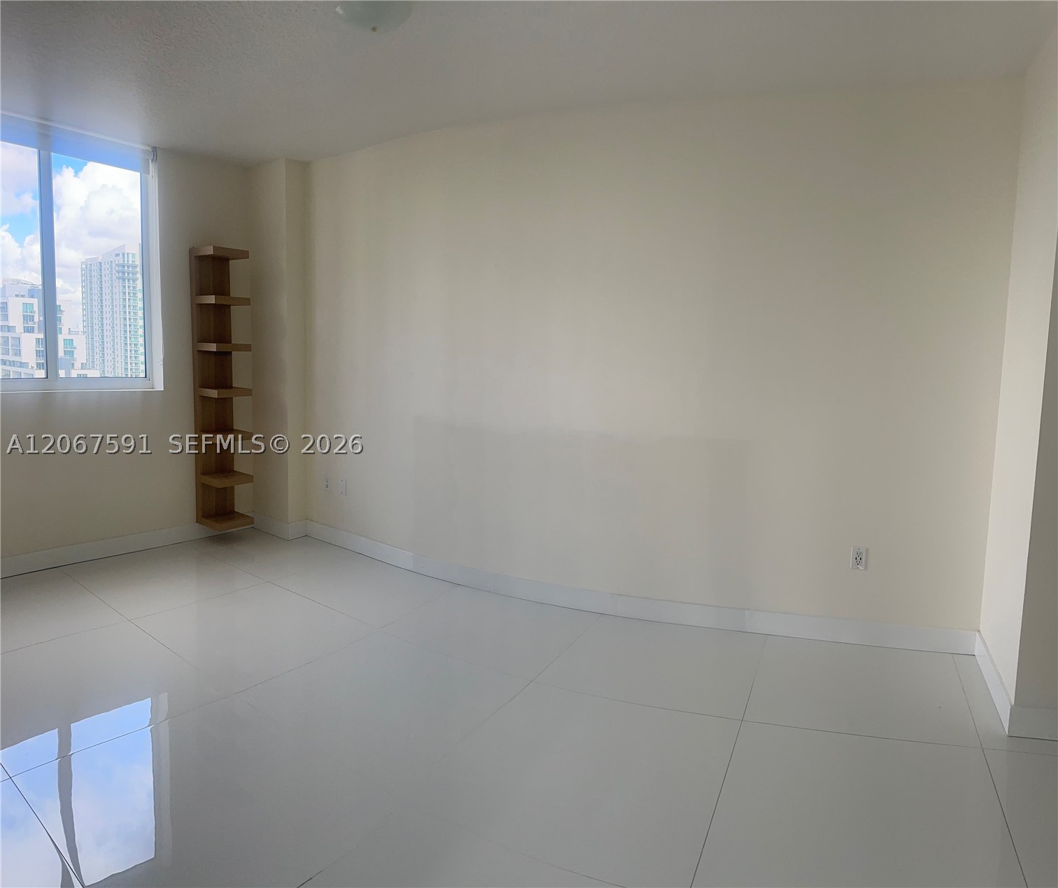 601 NE 23rd St #1605, Miami FL 33137
