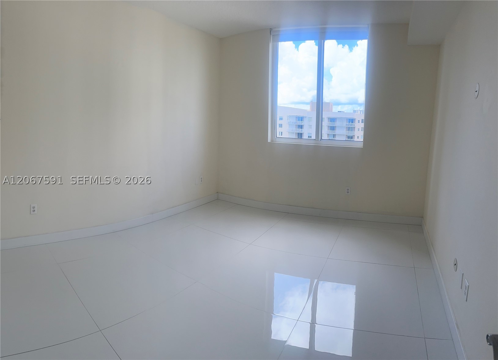 601 NE 23rd St #1605, Miami FL 33137