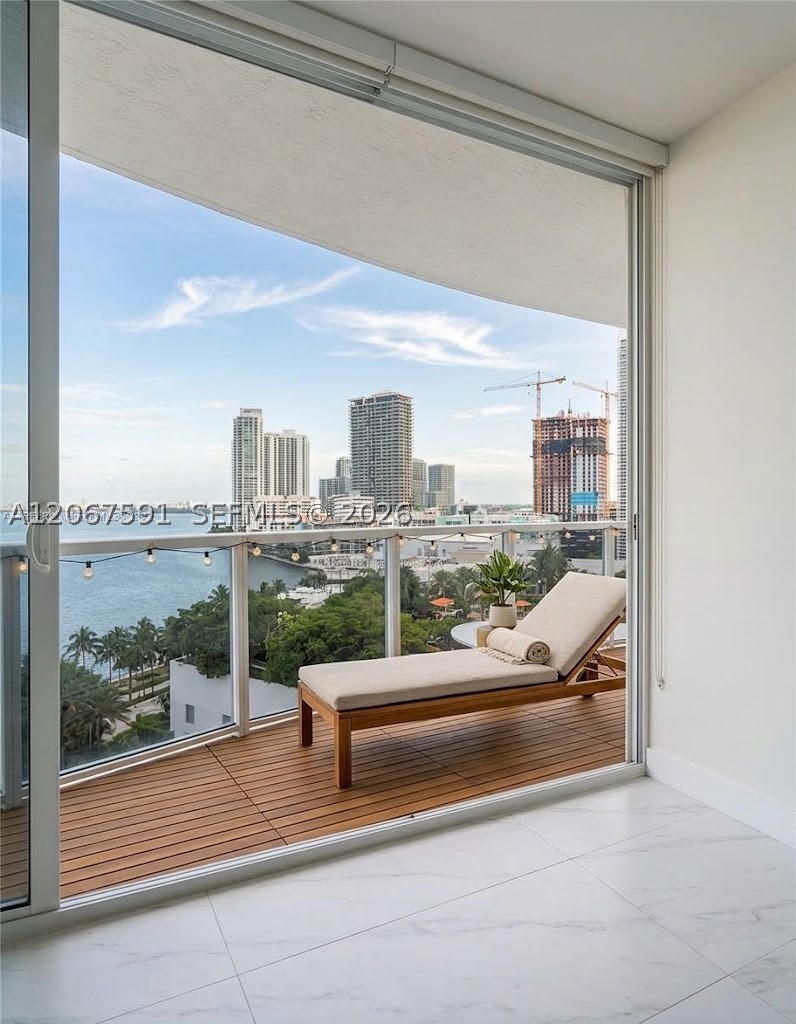 601 NE 23rd St #1605, Miami FL 33137