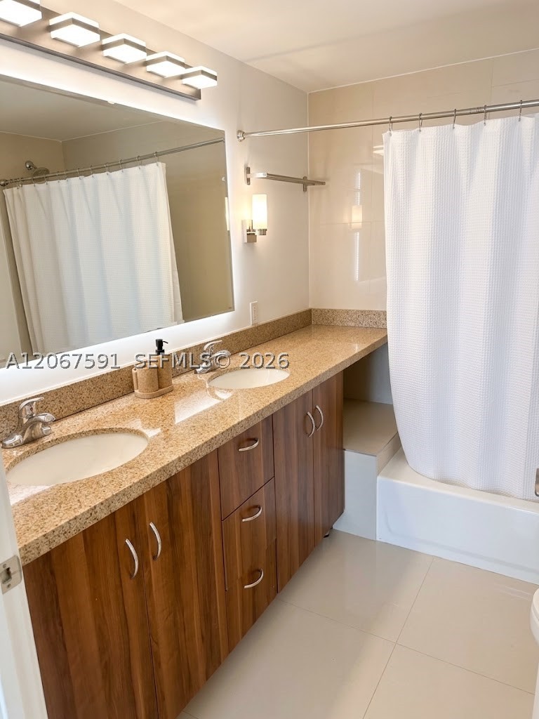 601 NE 23rd St #1605, Miami FL 33137