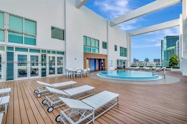 500 Brickell Ave #2706, Miami FL 33131