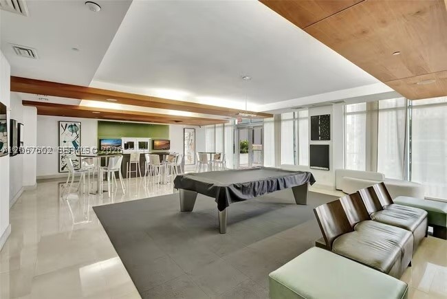 500 Brickell Ave #2706, Miami FL 33131