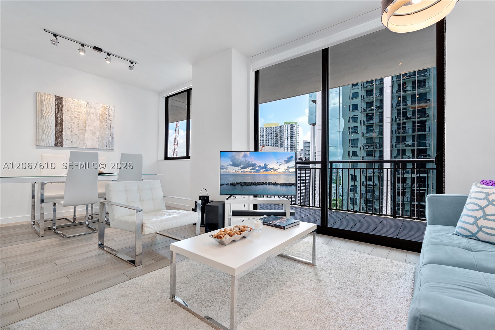 999 SW 1st Ave #2115, Miami FL 33130