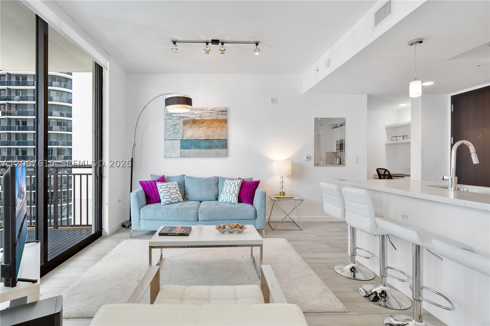 999 SW 1st Ave #2115, Miami FL 33130