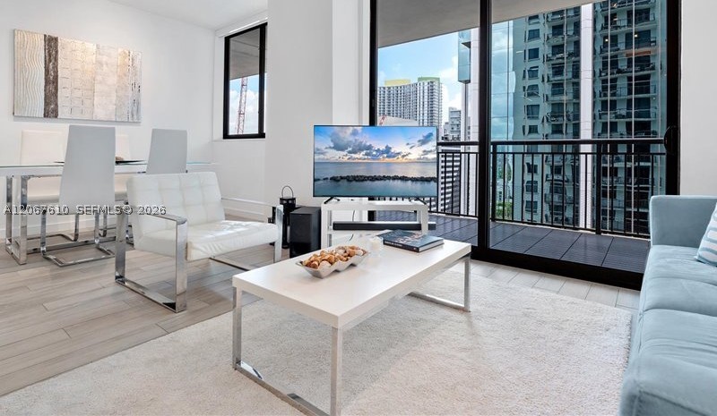 999 SW 1st Ave #2115, Miami FL 33130