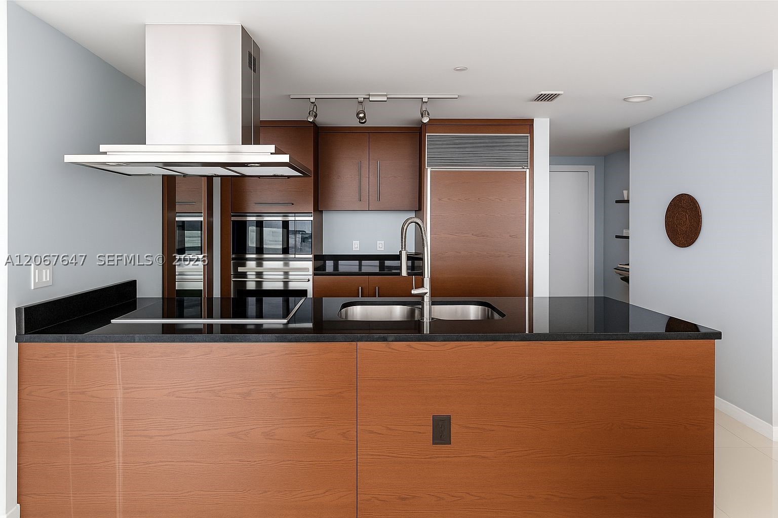 495 Brickell Ave #5104, Miami FL 33131
