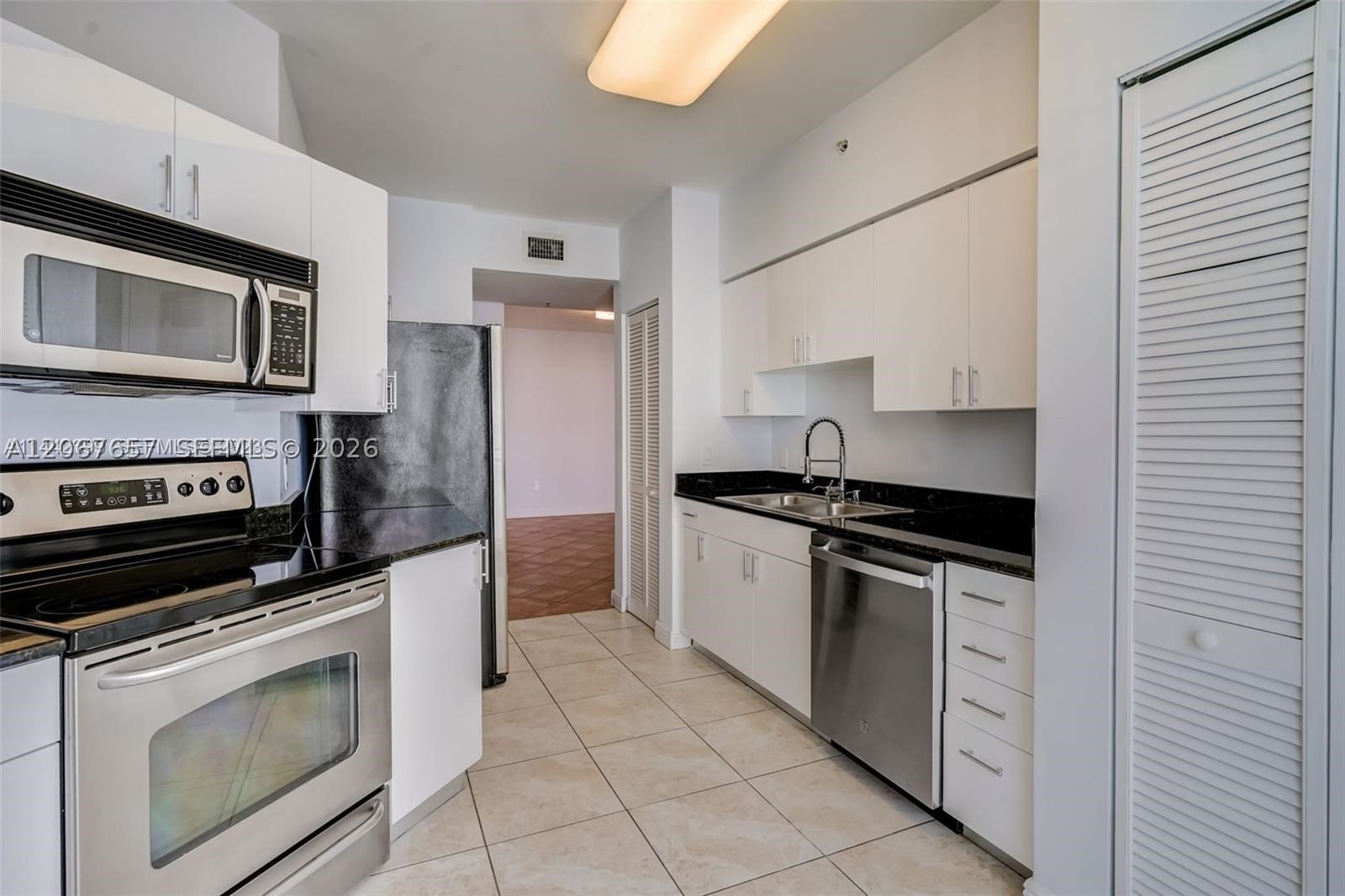 2425 SW 27th Ave #806, Miami FL 33145