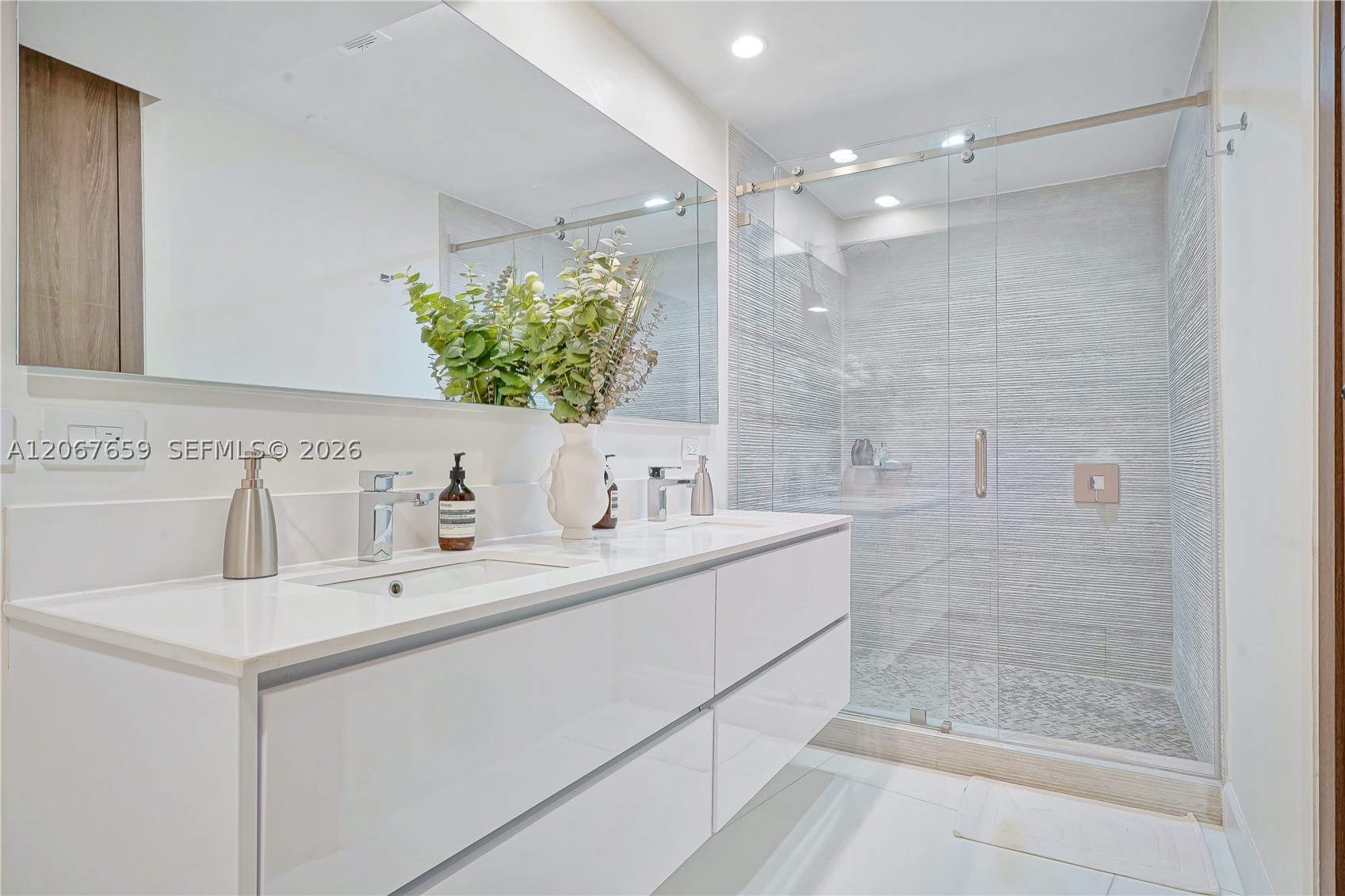 901 Brickell Key Blvd #2507, Miami FL 33131