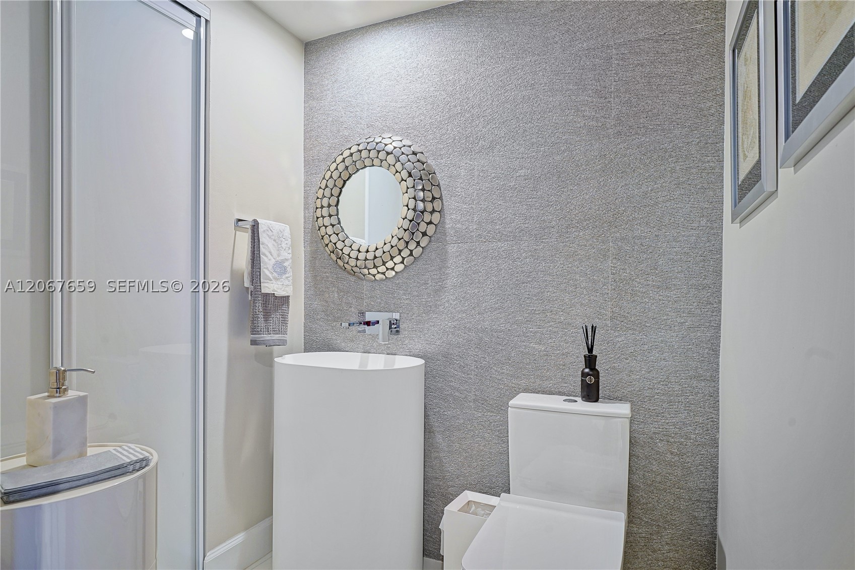 901 Brickell Key Blvd #2507, Miami FL 33131