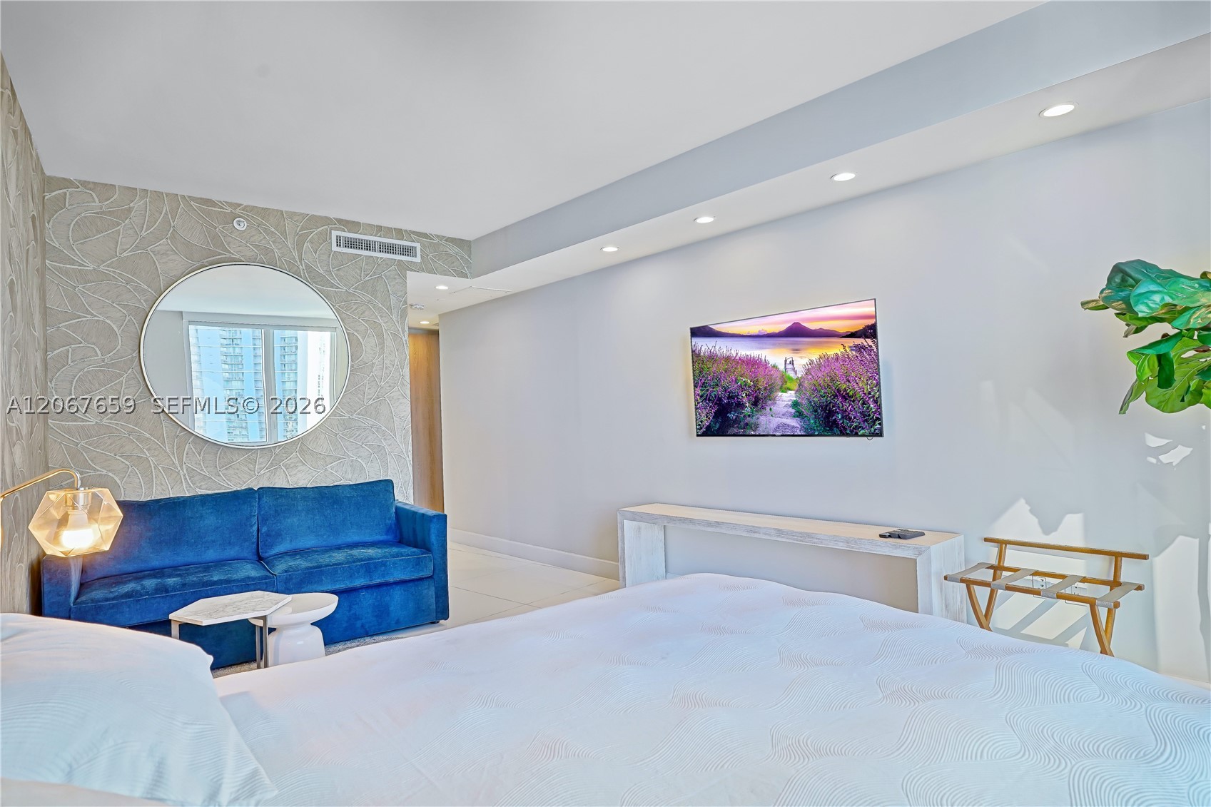 901 Brickell Key Blvd #2507, Miami FL 33131