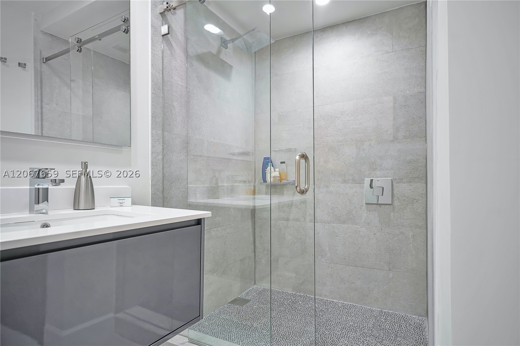 901 Brickell Key Blvd #2507, Miami FL 33131
