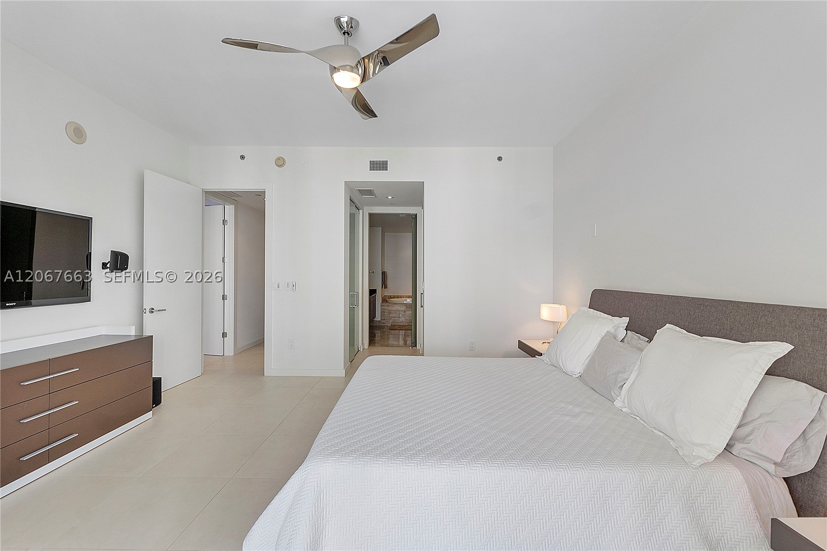 15811 Collins Ave #902, Sunny Isles Beach FL 33160