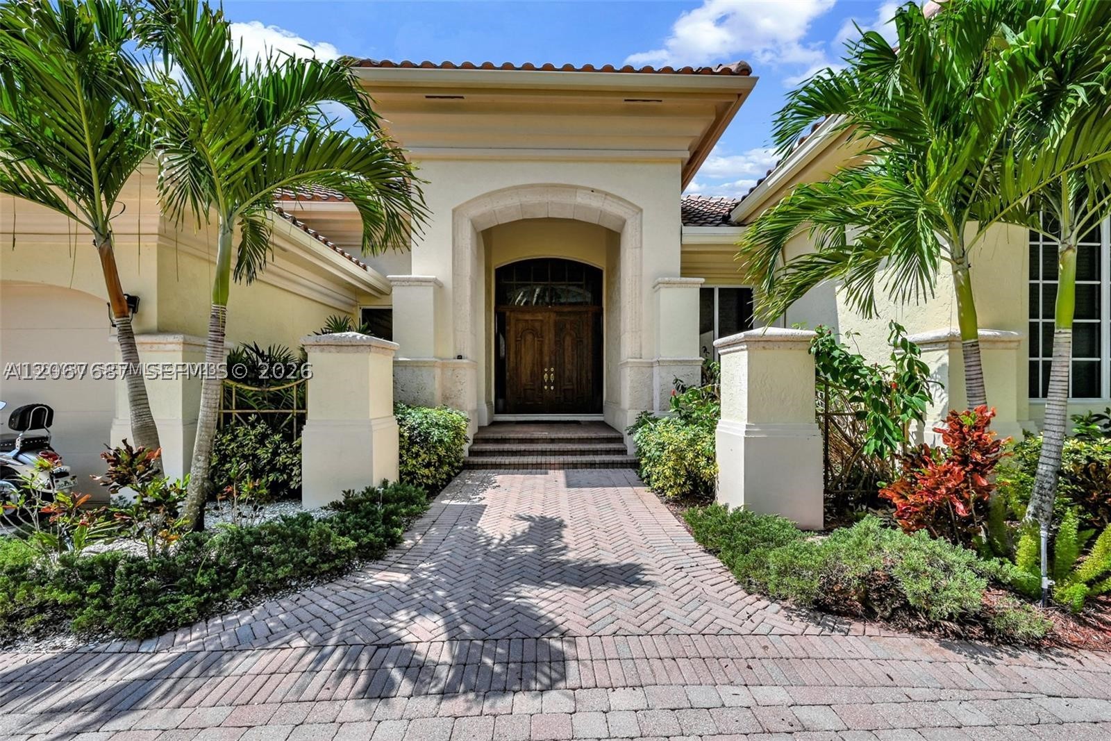 10430 Kestrel St, Plantation FL 33324