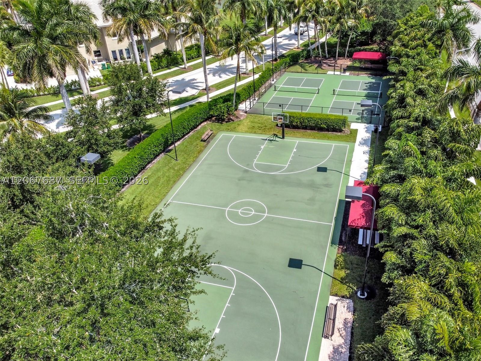 10430 Kestrel St, Plantation FL 33324