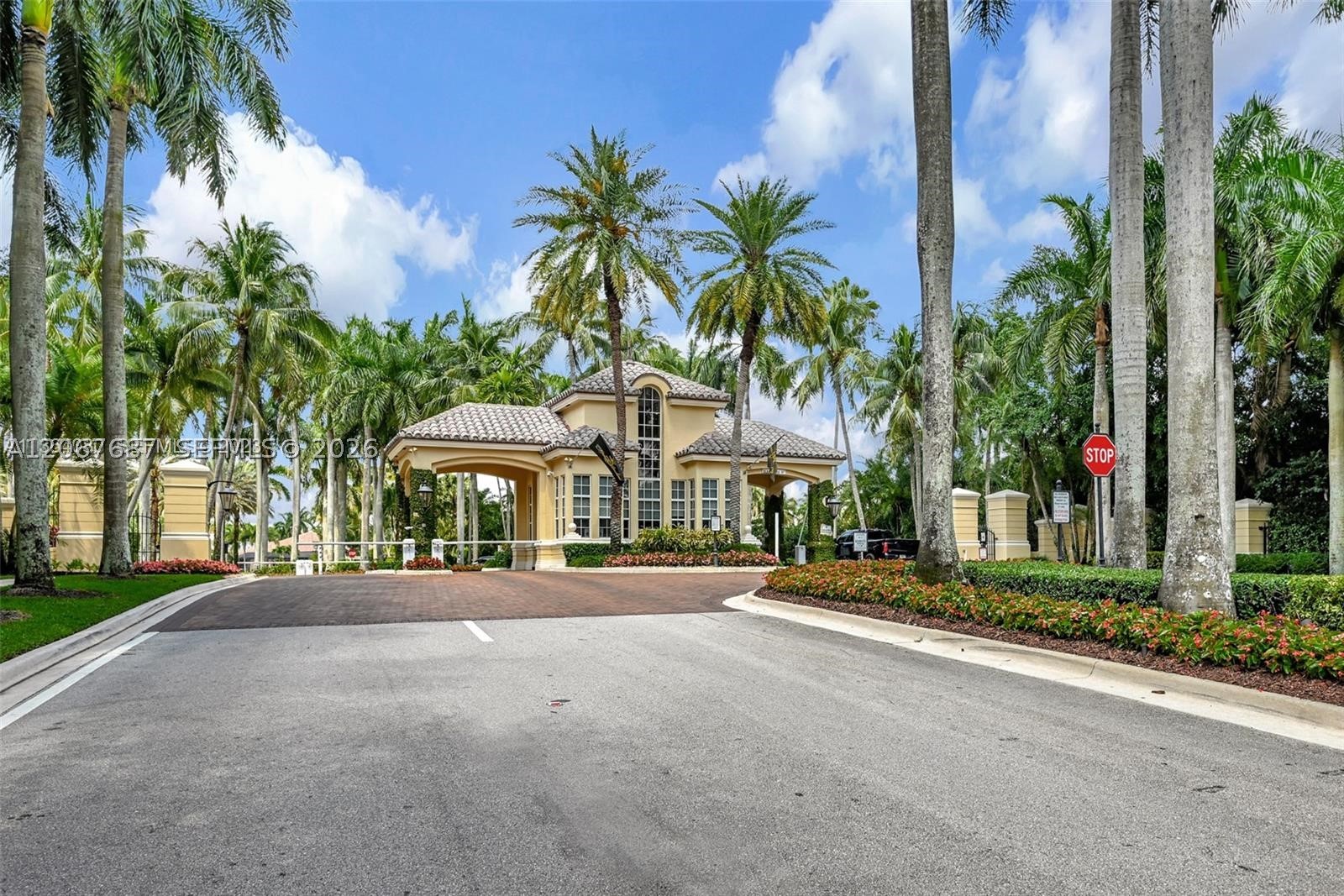 10430 Kestrel St, Plantation FL 33324