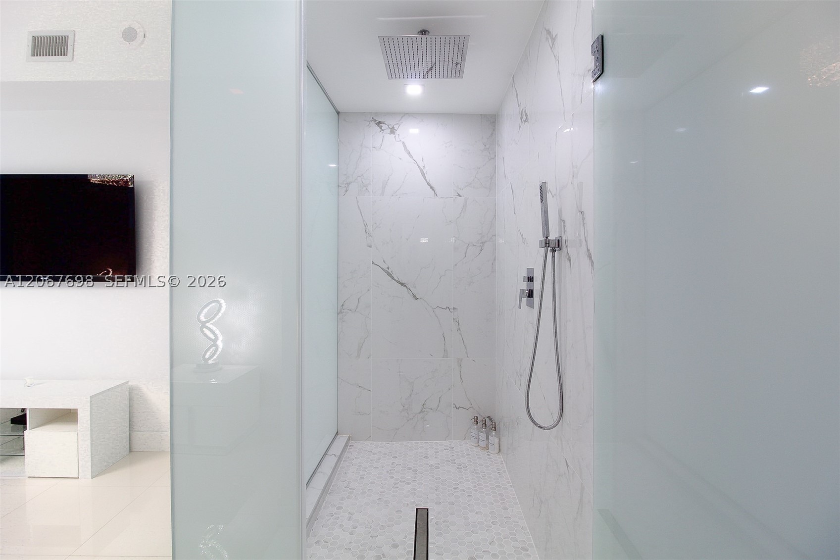 2020 N Bayshore Dr #2404, Miami FL 33137