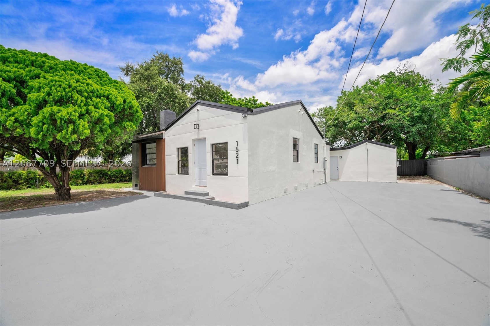 1521 NW 33rd St, Miami FL 33142