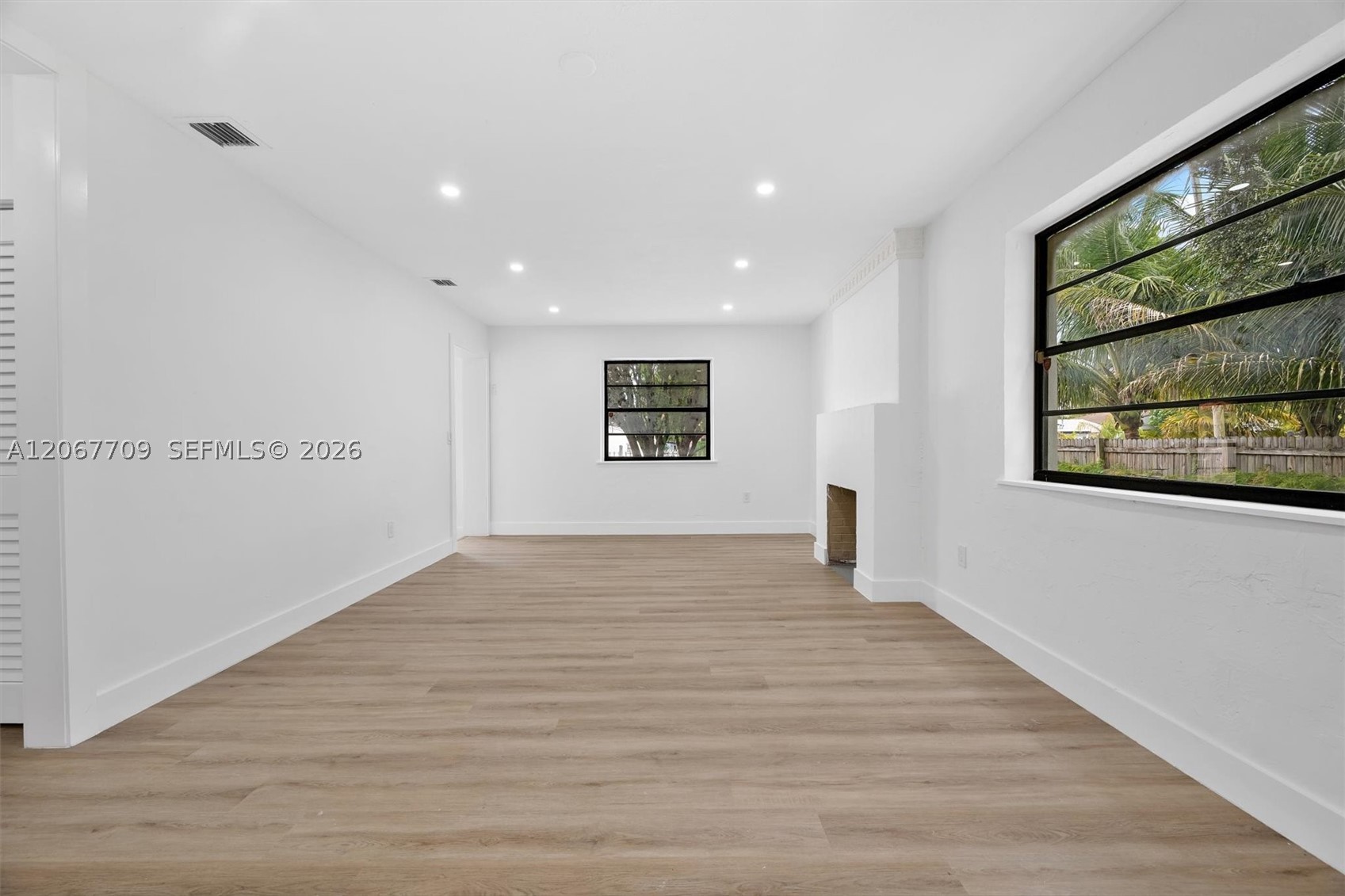 1521 NW 33rd St, Miami FL 33142