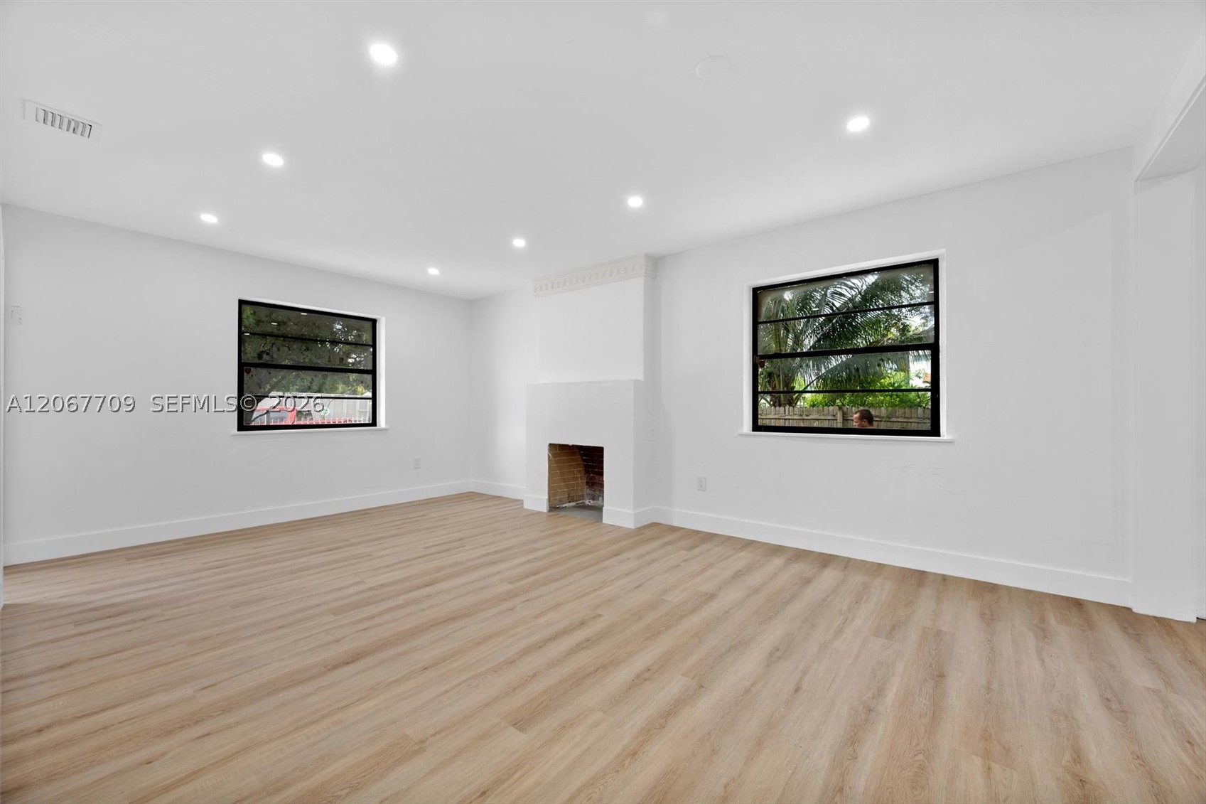 1521 NW 33rd St, Miami FL 33142