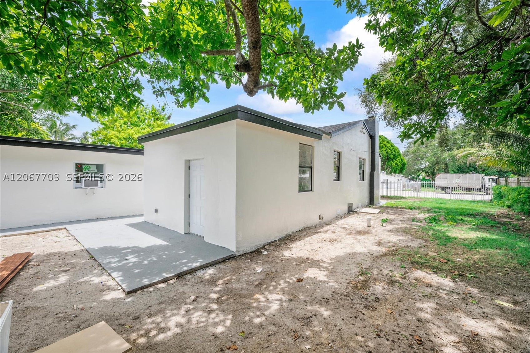 1521 NW 33rd St, Miami FL 33142