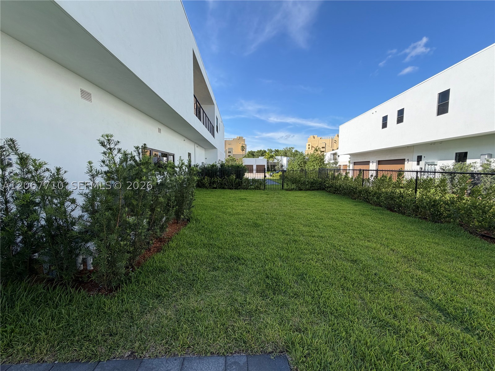 16752 S Botaniko Dr S, Weston FL 33326