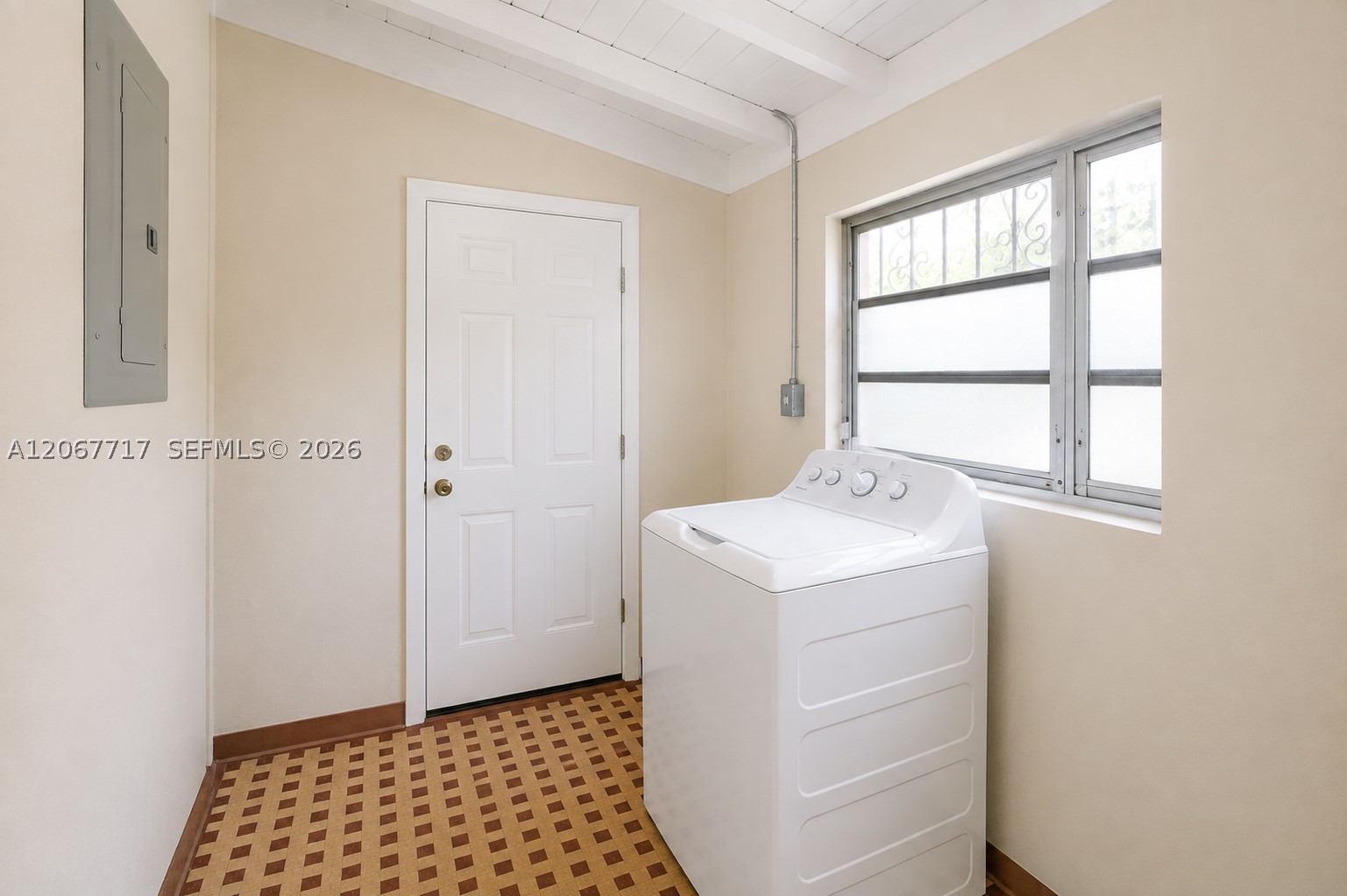 2347 SW 2nd St, Miami FL 33135