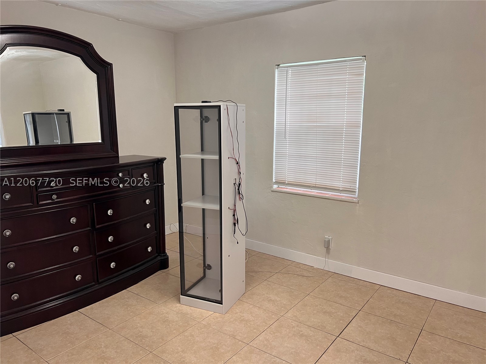 1318 NW 34th St, Miami FL 33142