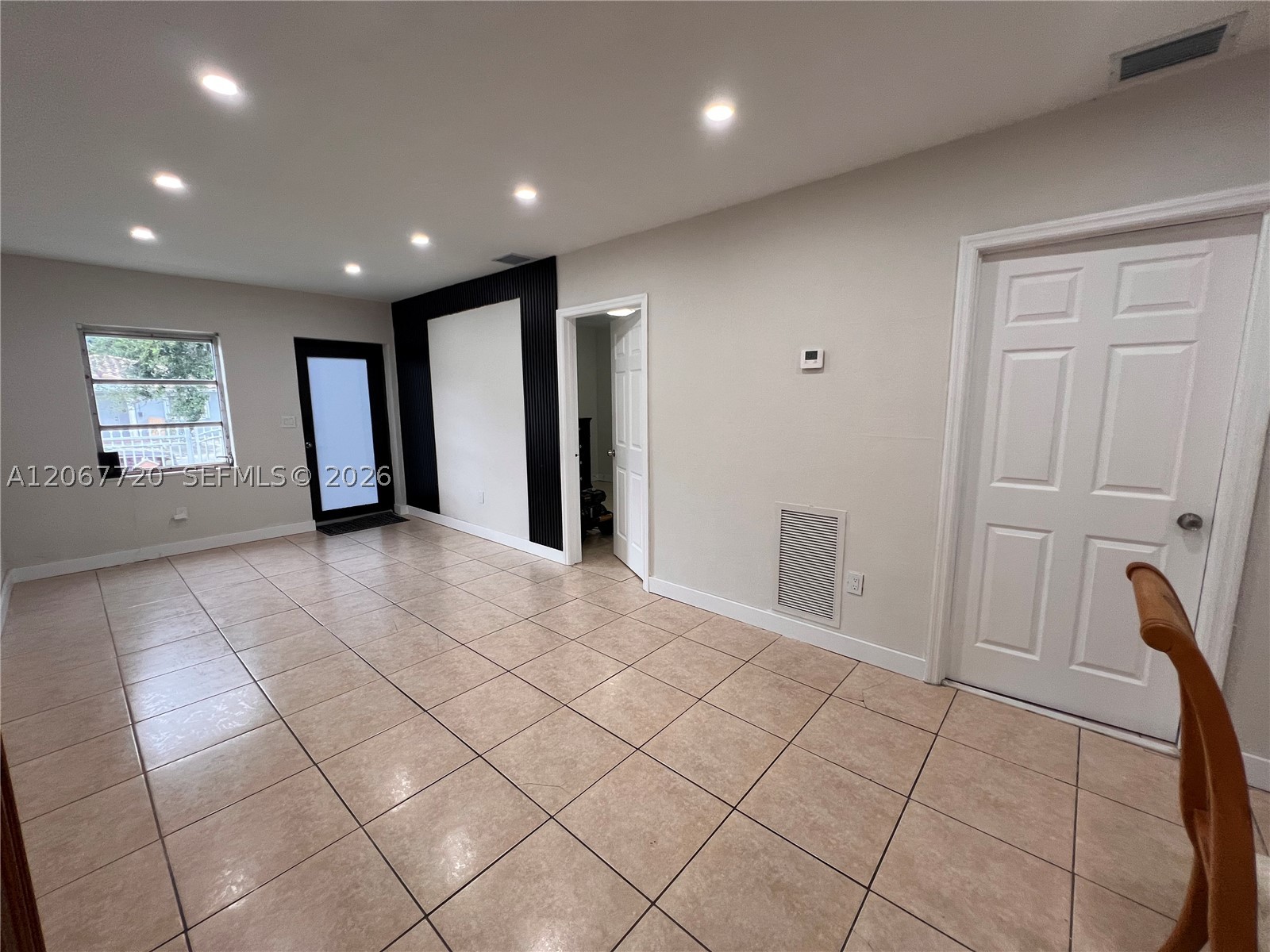 1318 NW 34th St, Miami FL 33142