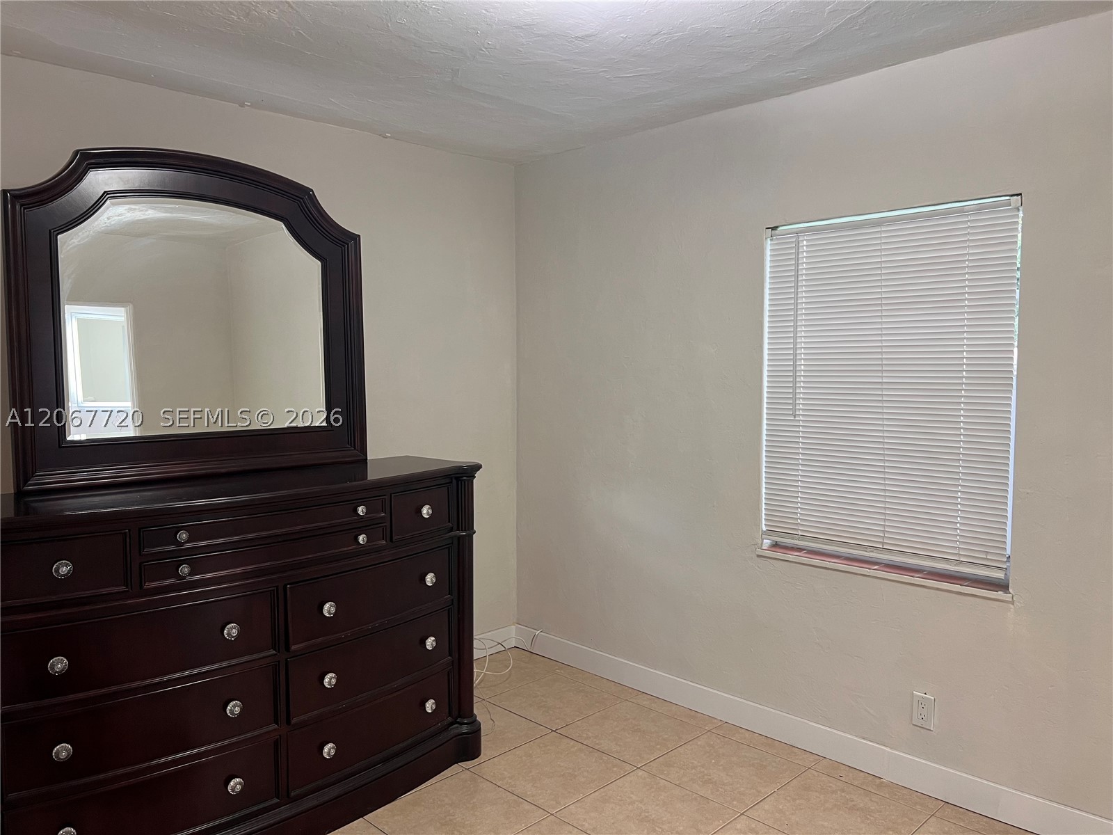 1318 NW 34th St, Miami FL 33142