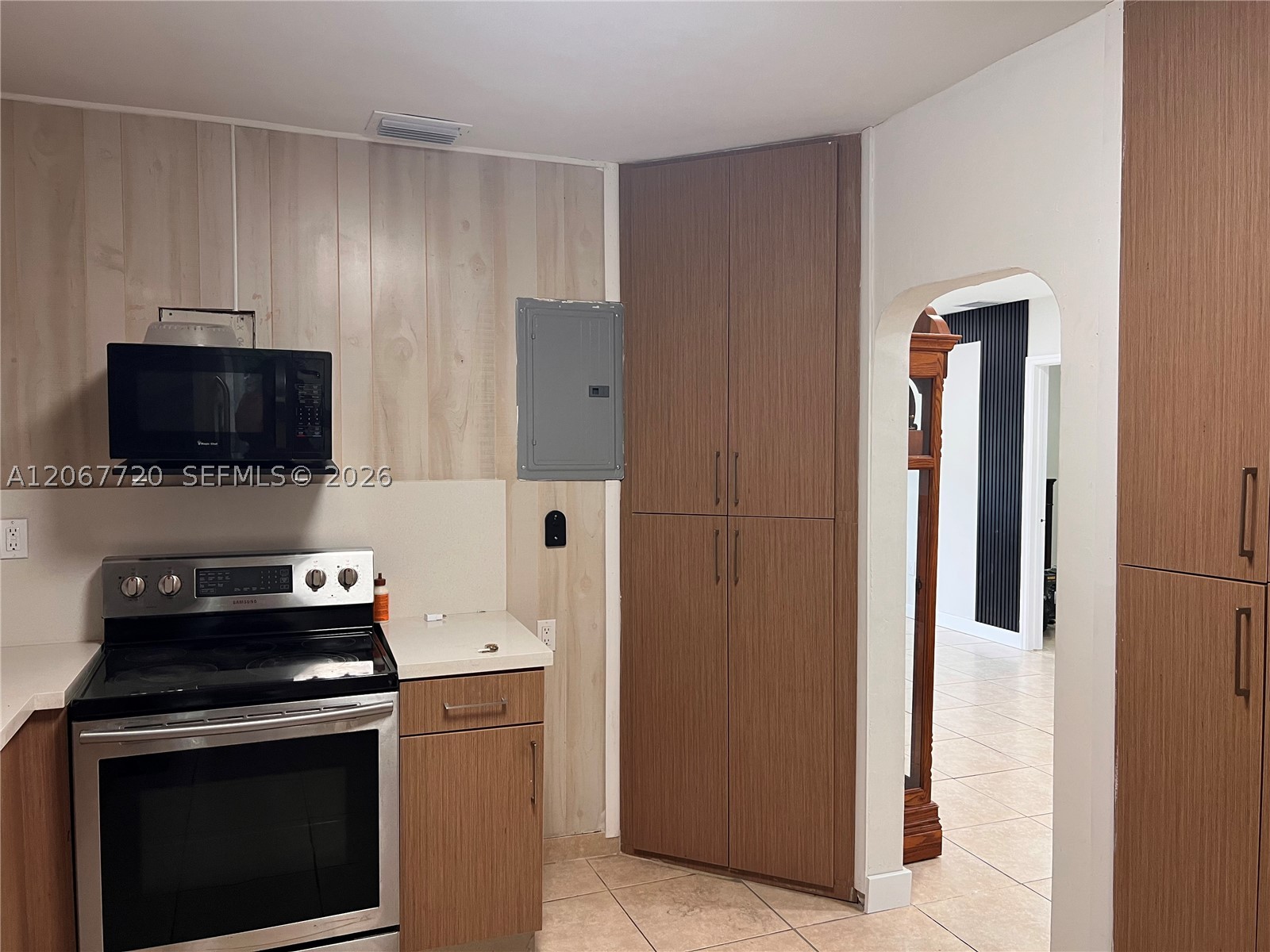 1318 NW 34th St, Miami FL 33142