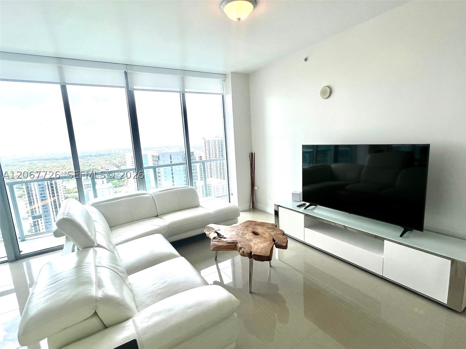 1111 SW 1st Ave #3214, Miami FL 33130