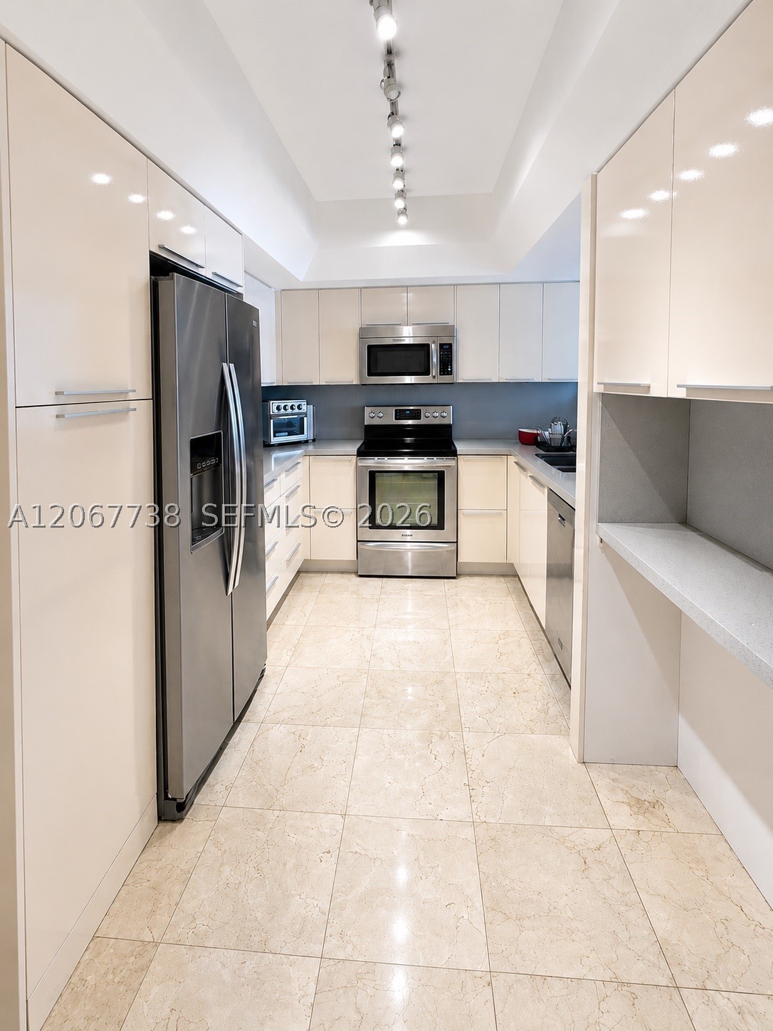 520 Brickell Key Dr #A1710, Miami FL 33131