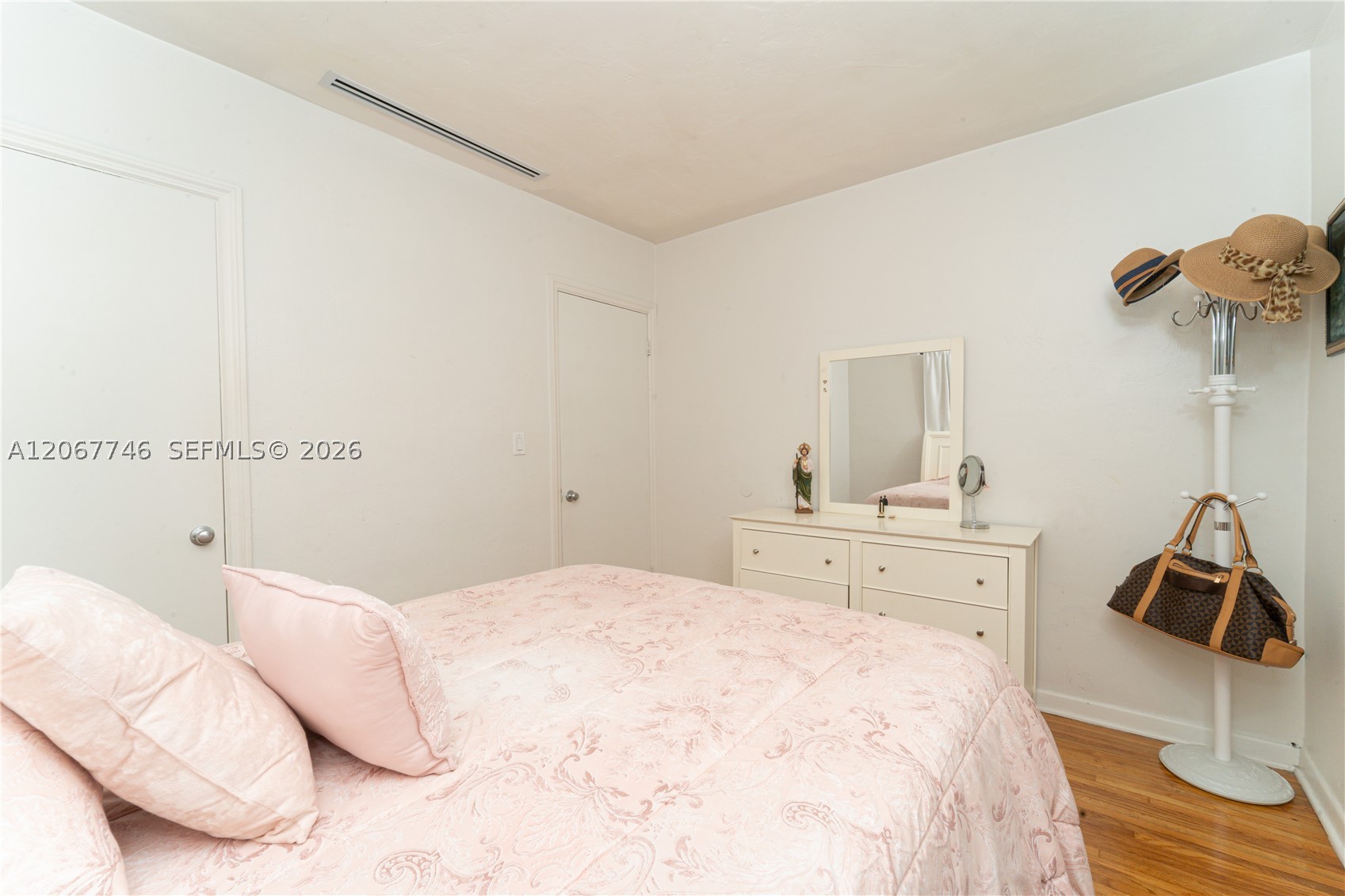 6250 NW 41st St, Virginia Gardens FL 33166
