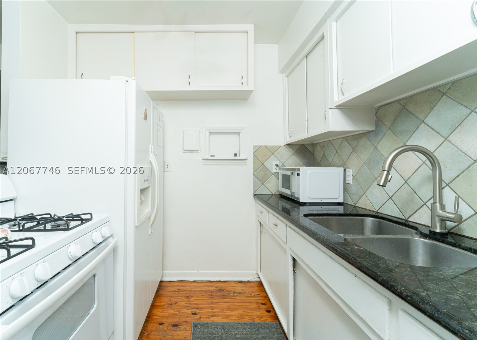6250 NW 41st St, Virginia Gardens FL 33166