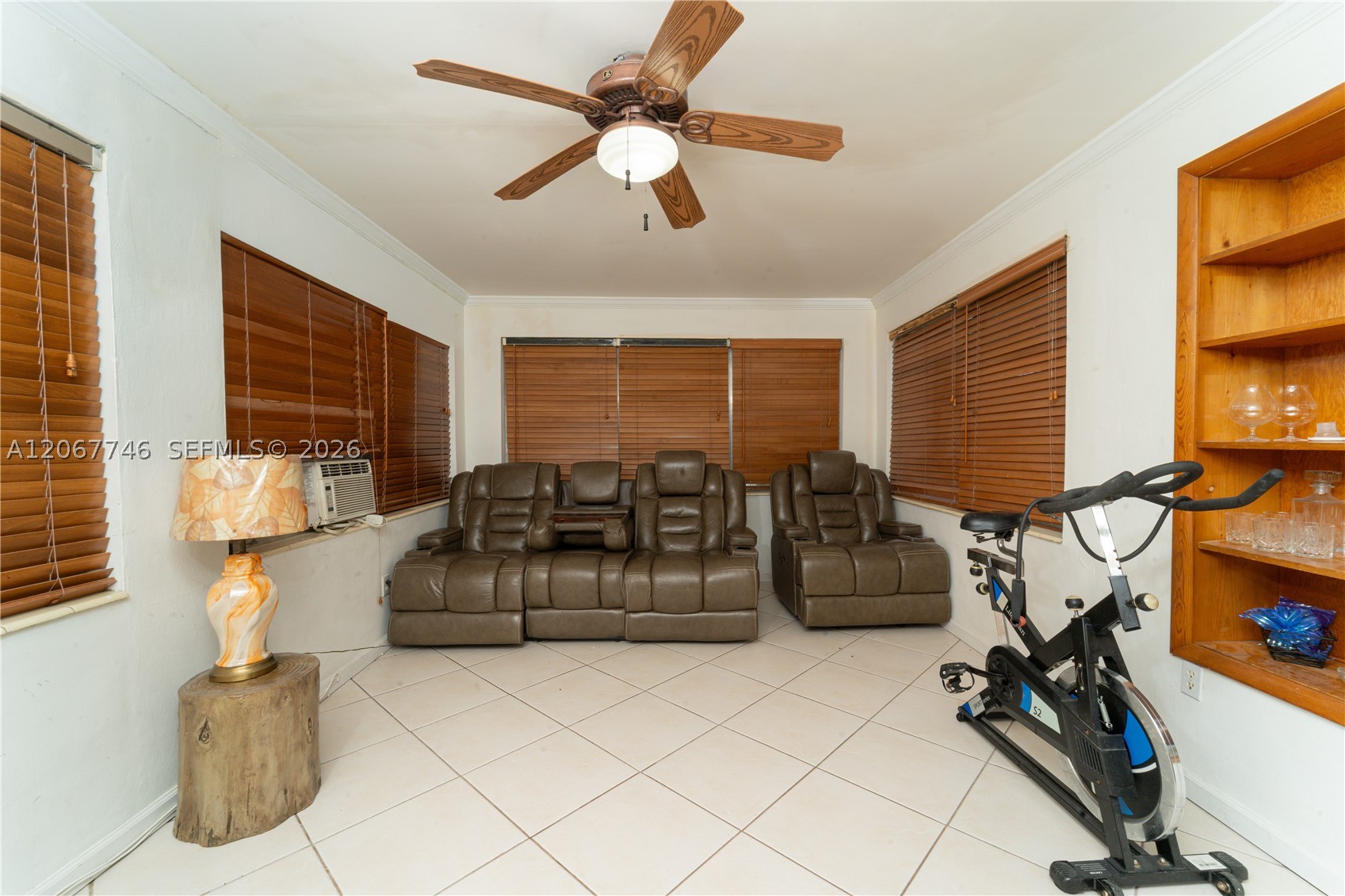 6250 NW 41st St, Virginia Gardens FL 33166