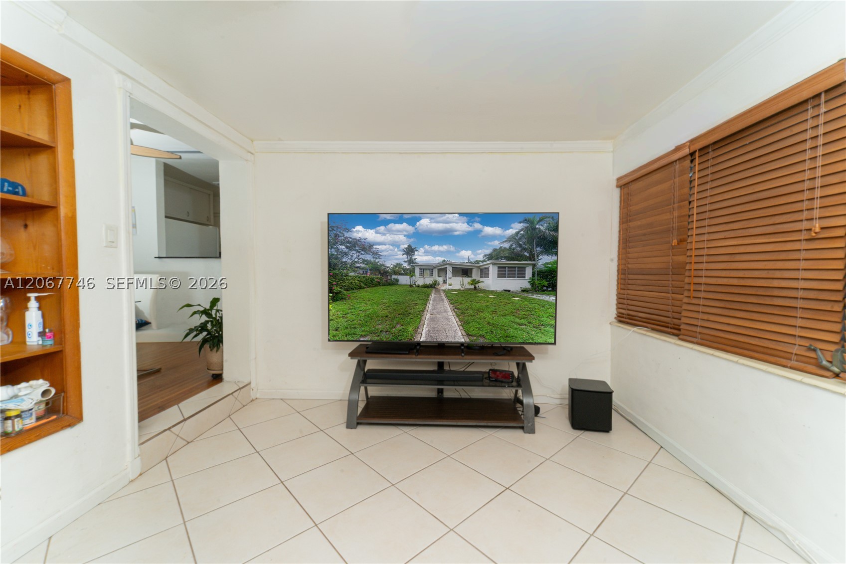 6250 NW 41st St, Virginia Gardens FL 33166