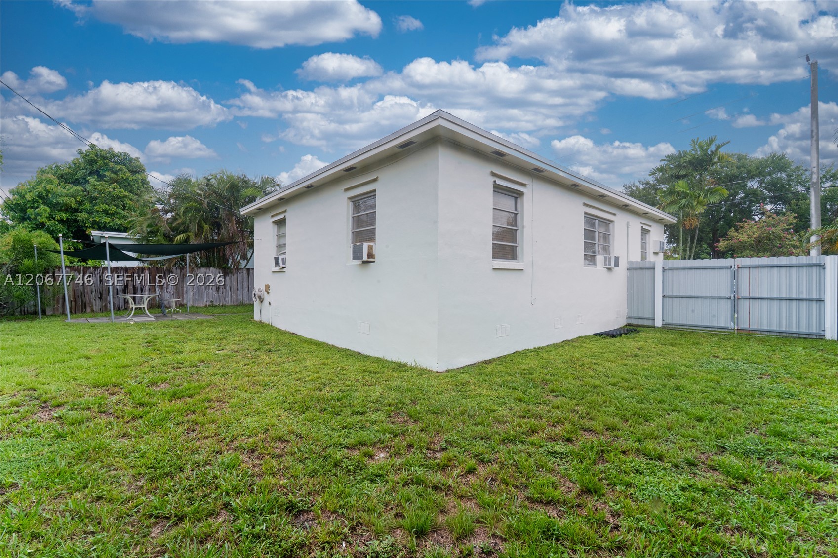 6250 NW 41st St, Virginia Gardens FL 33166