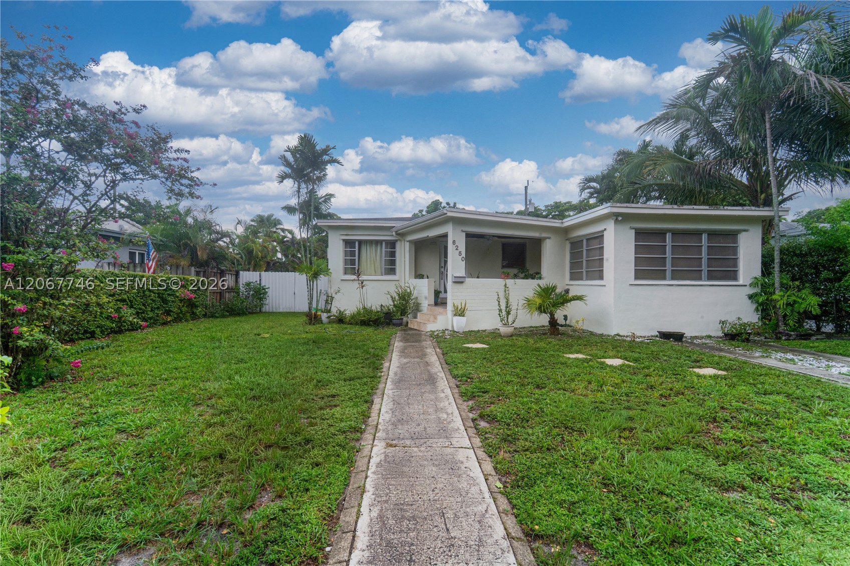 6250 NW 41st St, Virginia Gardens FL 33166