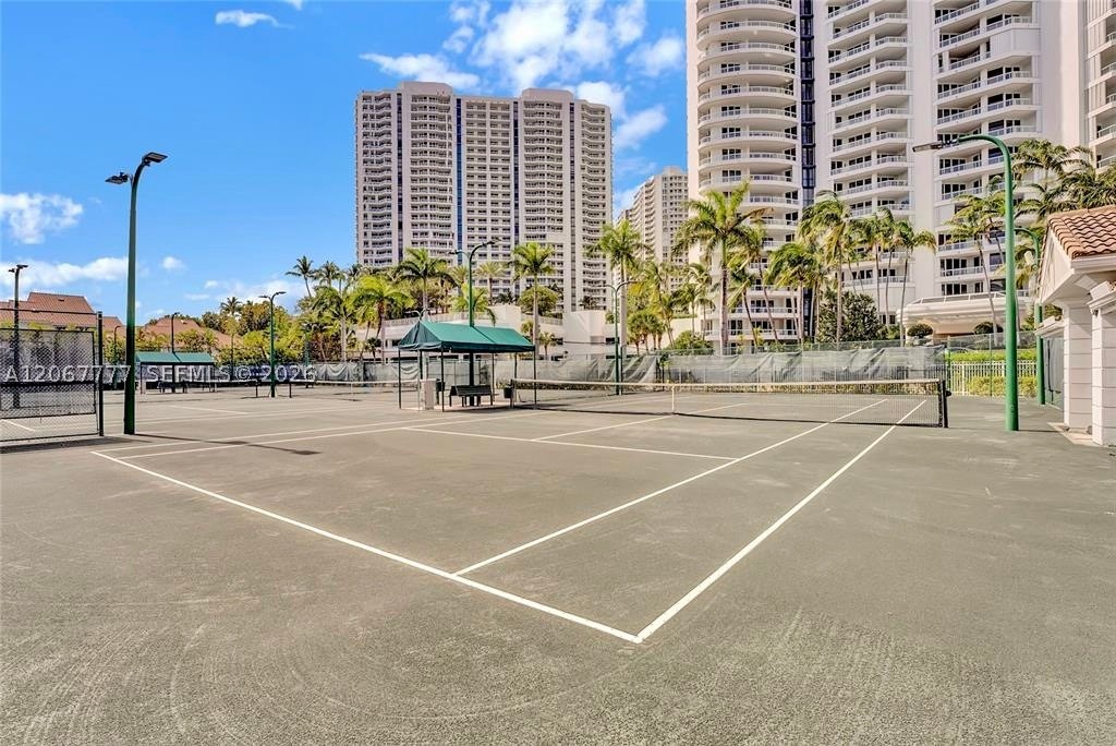 21200 Point Place #403, Aventura FL 33180