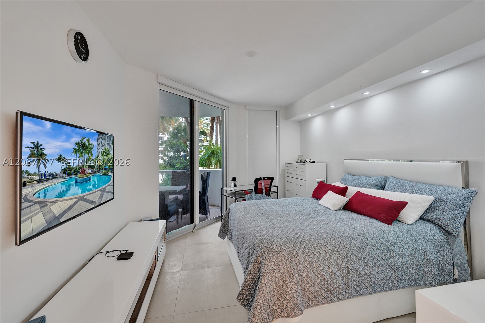 21200 Point Place #403, Aventura FL 33180