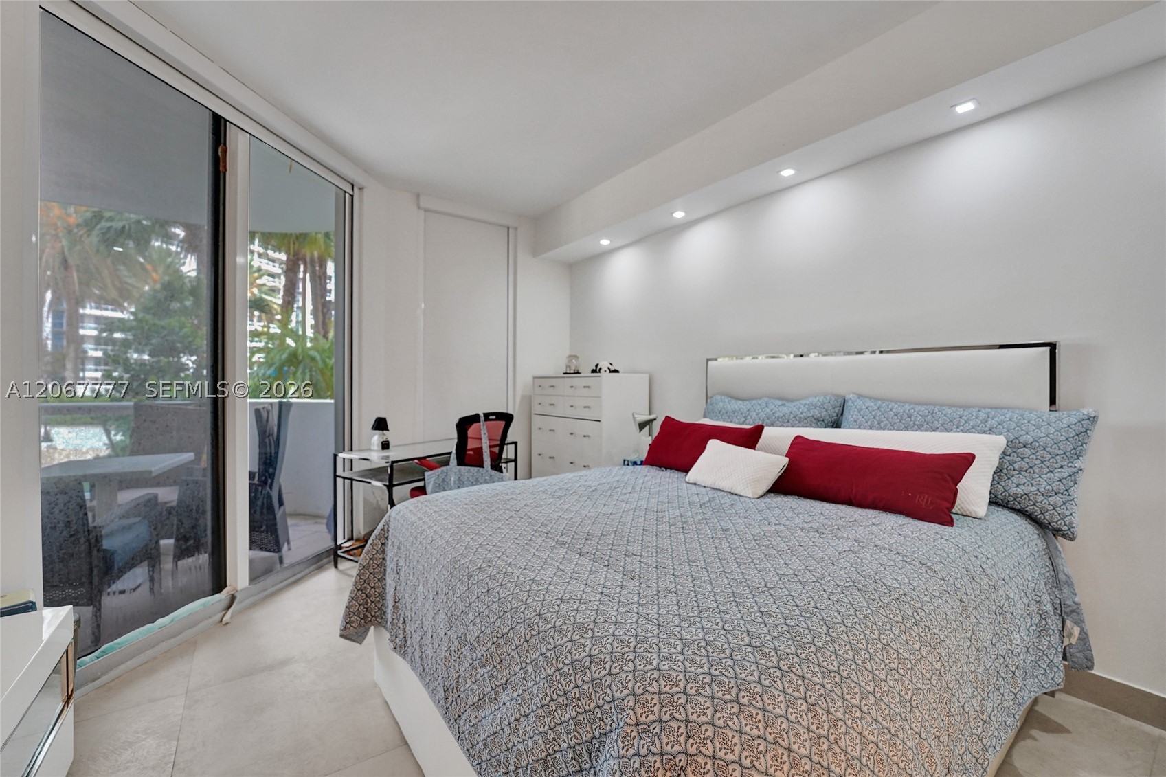 21200 Point Place #403, Aventura FL 33180