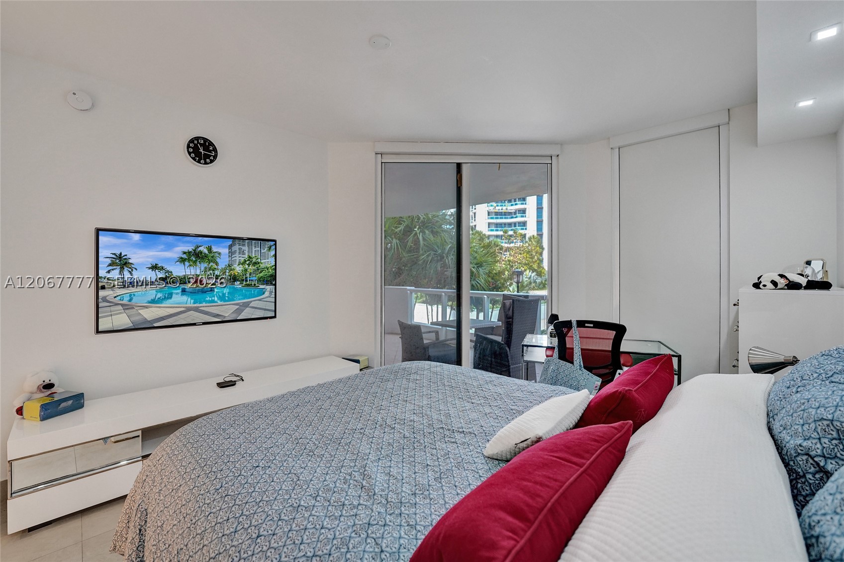 21200 Point Place #403, Aventura FL 33180