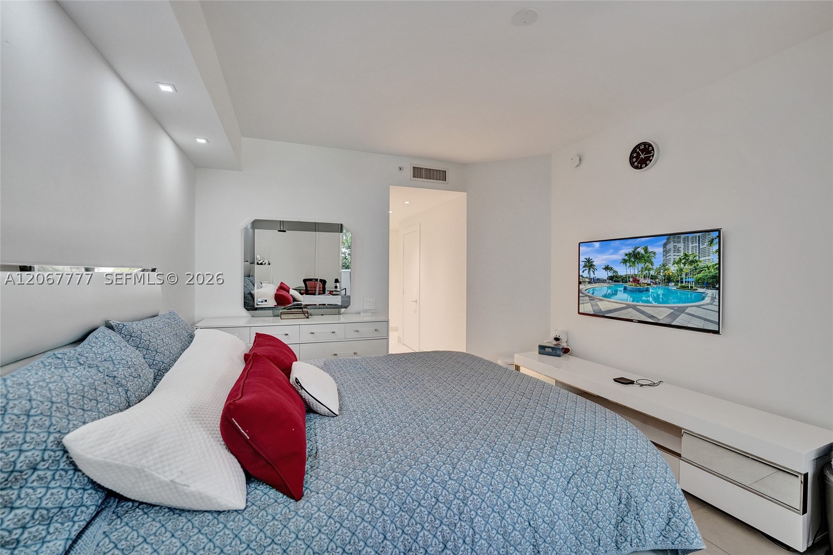 21200 Point Place #403, Aventura FL 33180