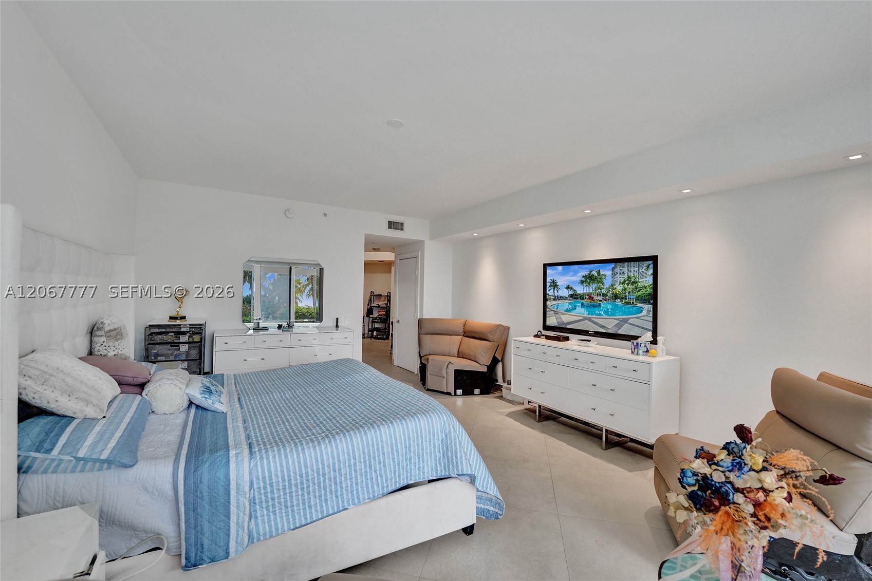 21200 Point Place #403, Aventura FL 33180