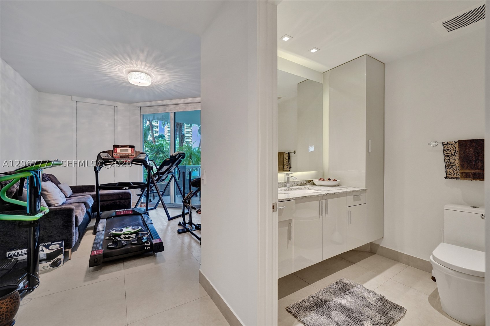 21200 Point Place #403, Aventura FL 33180
