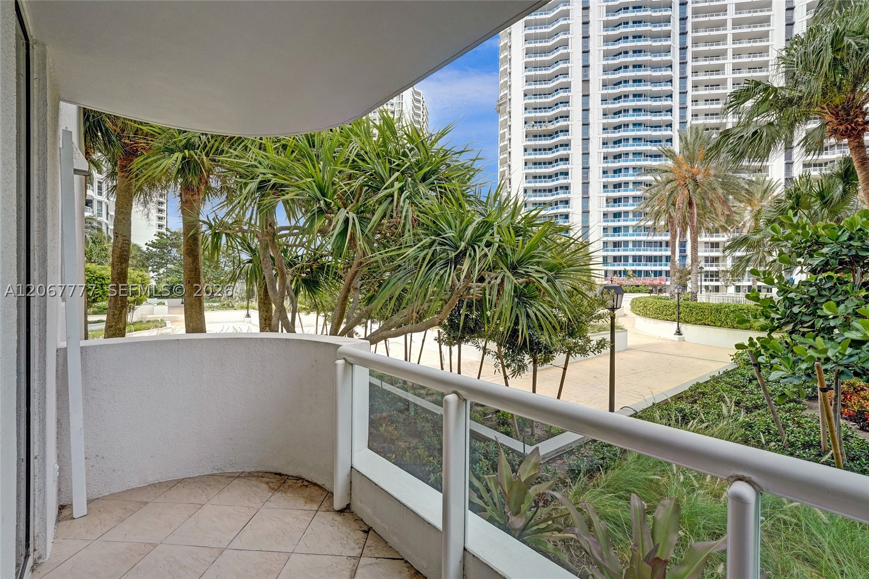 21200 Point Place #403, Aventura FL 33180