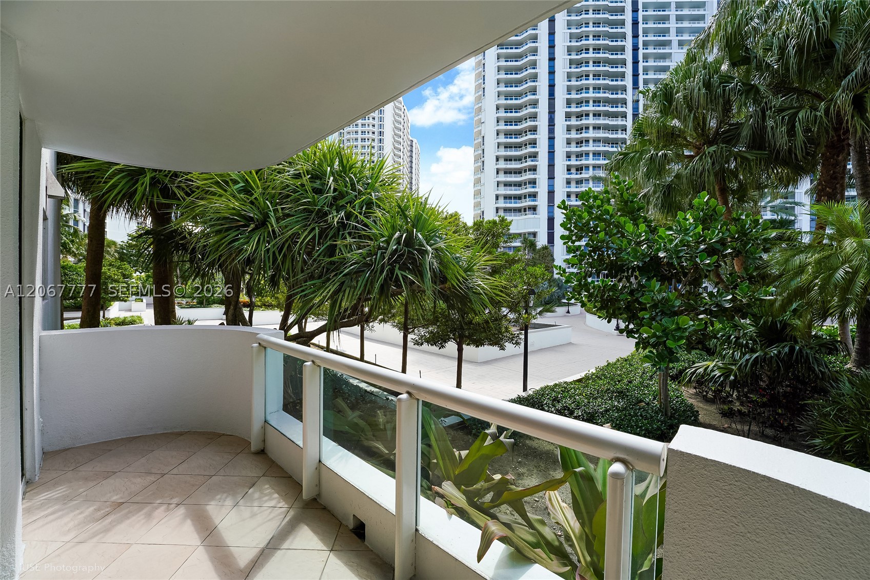21200 Point Place #403, Aventura FL 33180