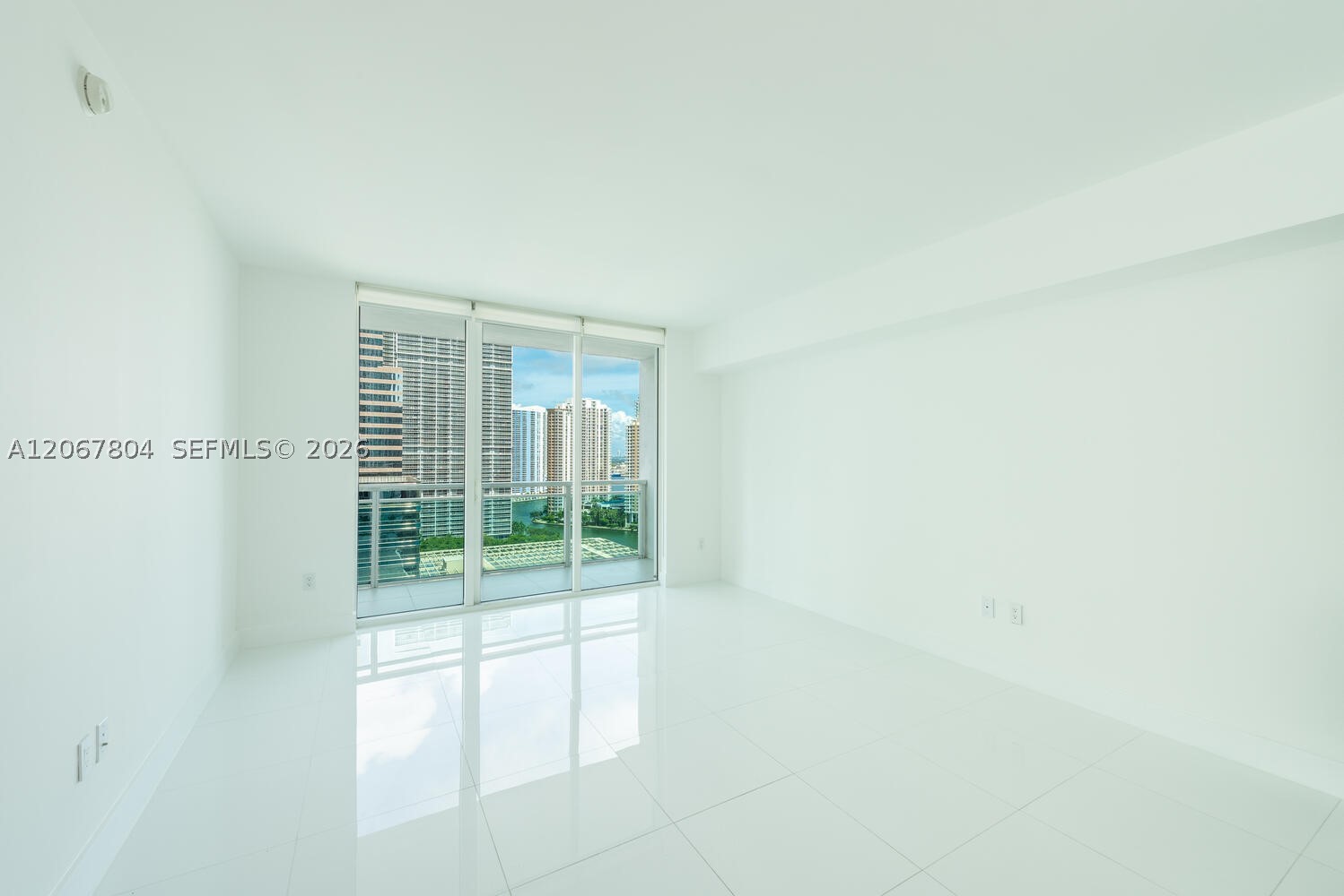 950 Brickell Bay Dr #2208, Miami FL 33131
